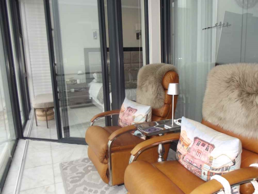 2 Bedroom Property for Sale in Bloubergstrand Western Cape